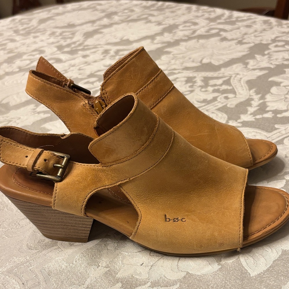 BOC lWomen's Tan Open-Toe Slingback Heeled Sandals